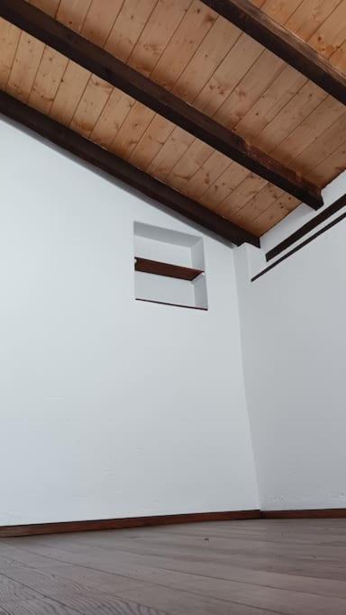 הוילה Carabietta Antica Torre Del Castello Casa Ceresiana מראה חיצוני תמונה